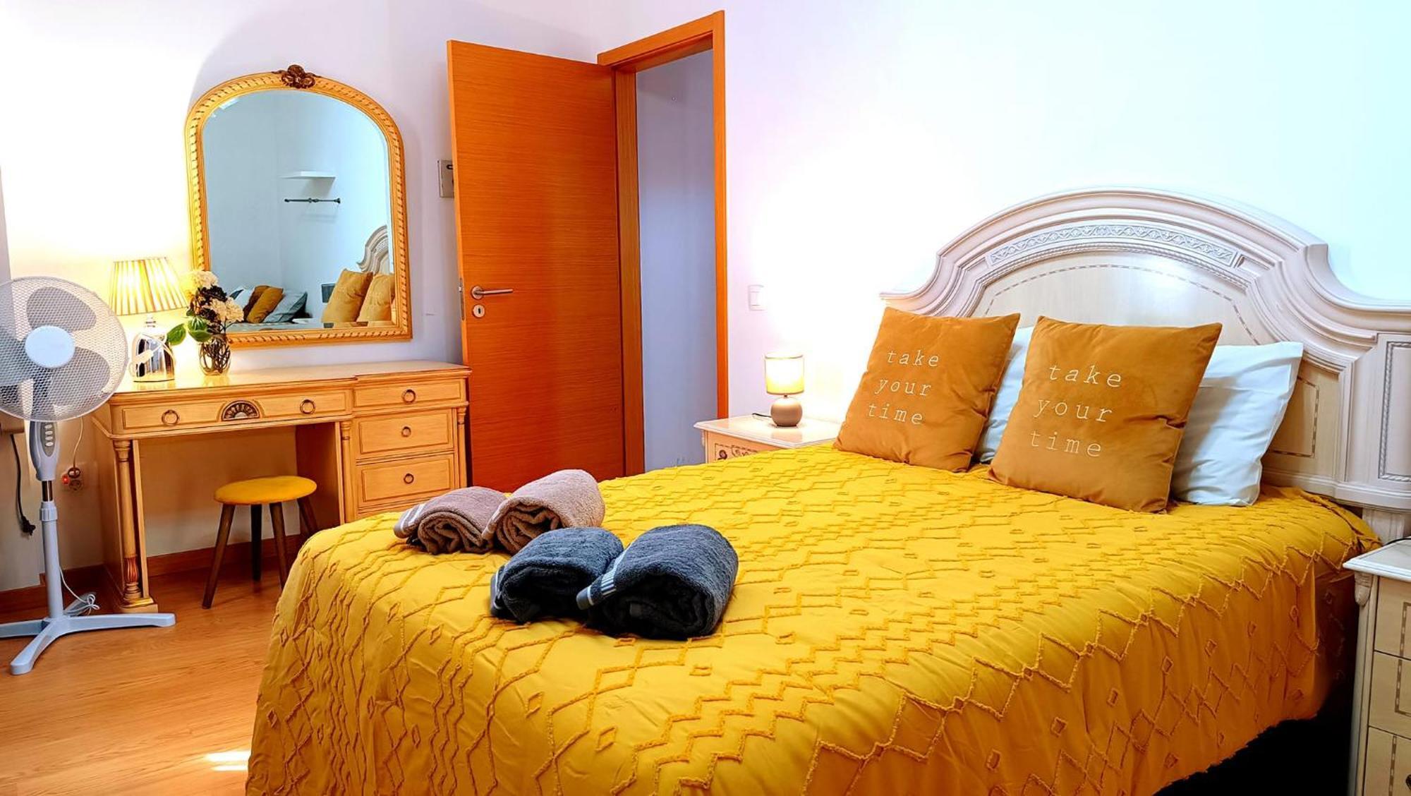 Apartmán No Centro, Junto A Avenida Da Liberdade - 1 Drt Fundão Exteriér fotografie